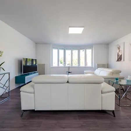 Mana - Le Manaloft, Chic Et Moderne Avec Salle Privée De Fitness En Plein Centre-ville De Rethel